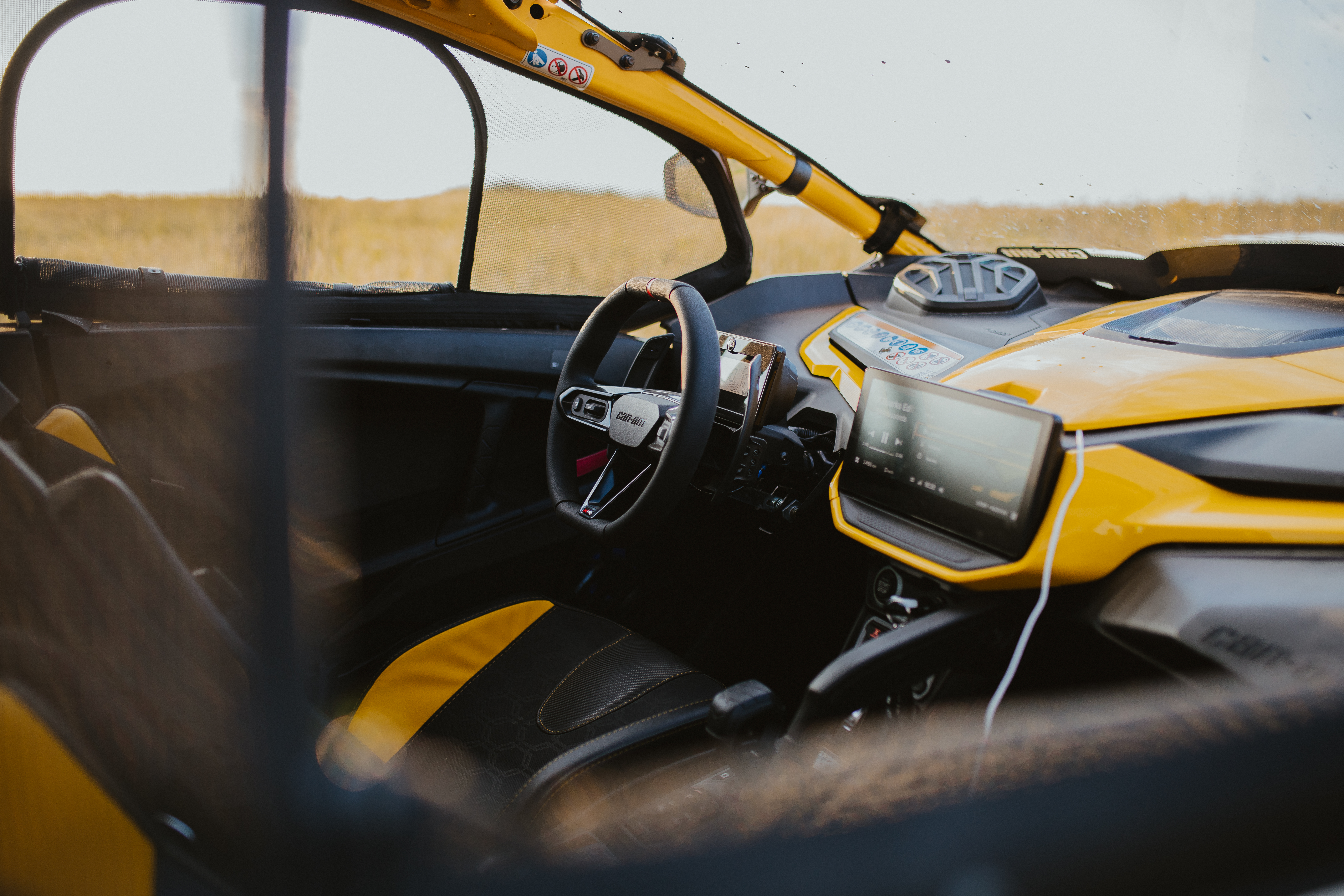 Can-Am Maverick R — zdjęcie 11