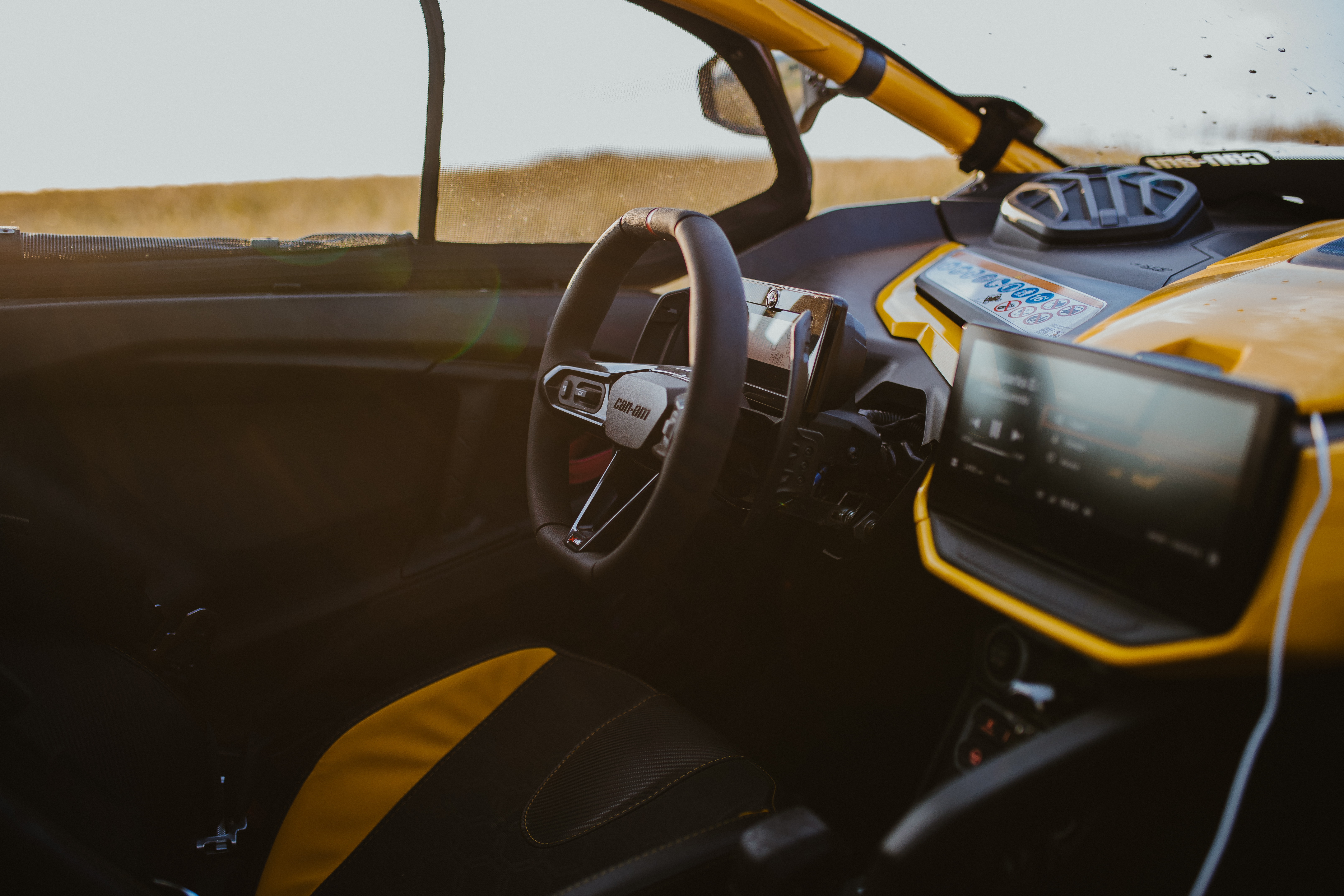 Can-Am Maverick R — zdjęcie 12